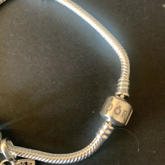 Pandora silver bracelet with 3 charms - Picture 4 of 5